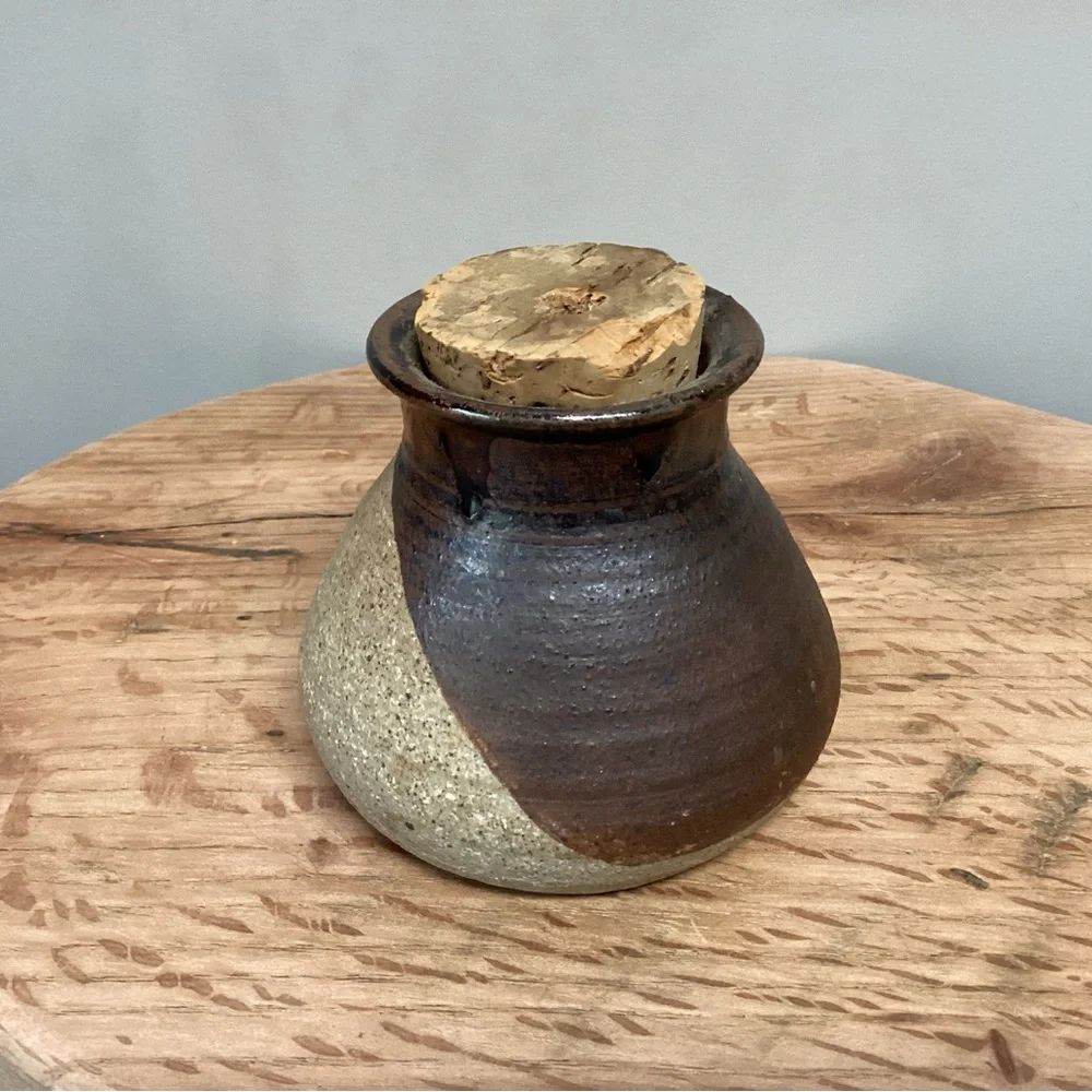 🟤 Vintage - Two Toned Handmade Ceramic Pottery Jar / Creamer / Pitcher - Unique - Picture 5 of 15